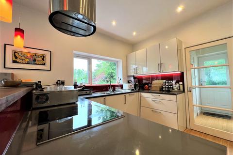 3 bedroom detached house for sale, The Withens.  Stone Row, Marple