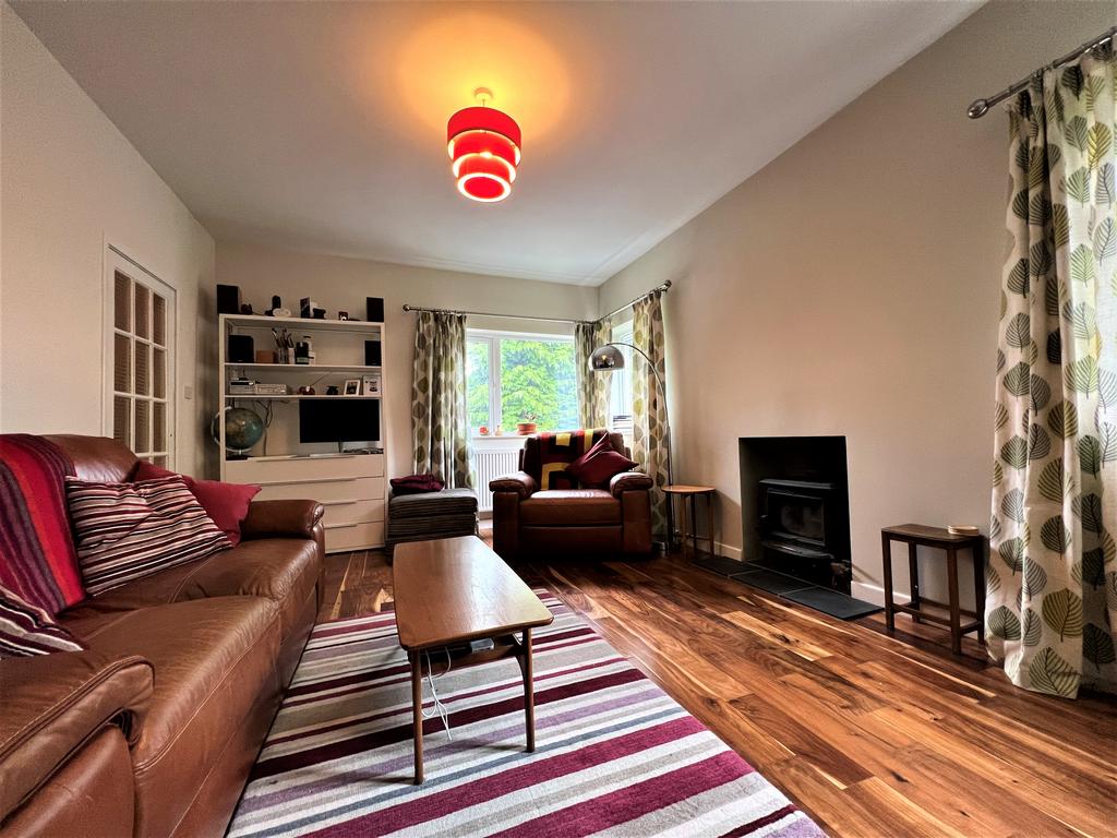 Lounge Photo 2.jpg