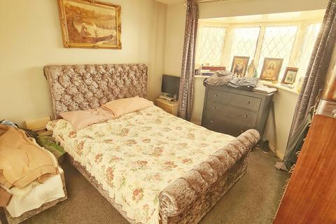 3 bedroom semi-detached house for sale - Sarnesfield Close, Longsight
