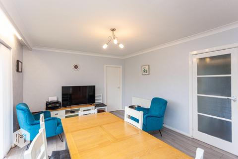 11 Broadbent Drive, Bury, BL9 7TN