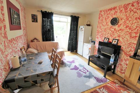 2 bedroom flat for sale - Wilmslow Road Flat  Appleby Lodge, Fallowfield