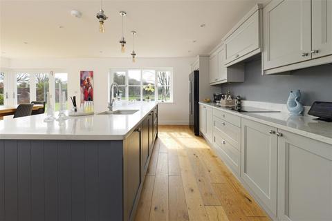 5 bedroom detached house for sale, The Willows, The Street, Staple