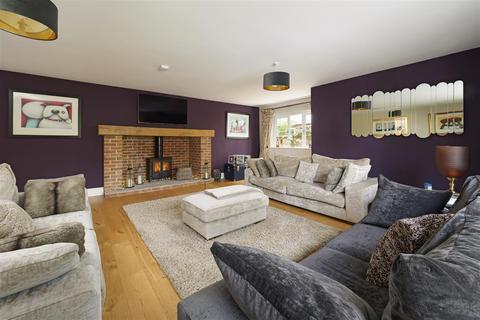 5 bedroom detached house for sale, The Willows, The Street, Staple