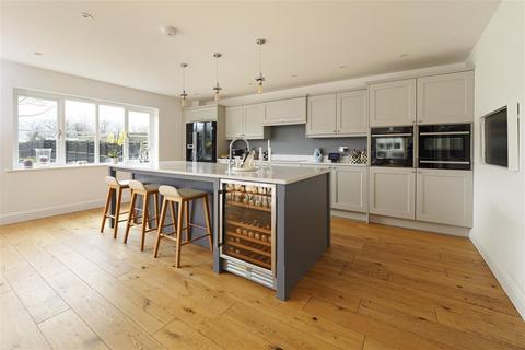 5 bedroom detached house for sale, The Willows, The Street, Staple