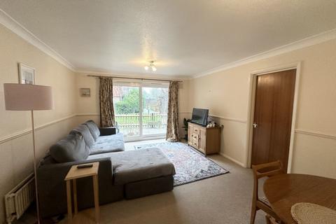 2 bedroom flat to rent, Military Road, Folkestone, CT21