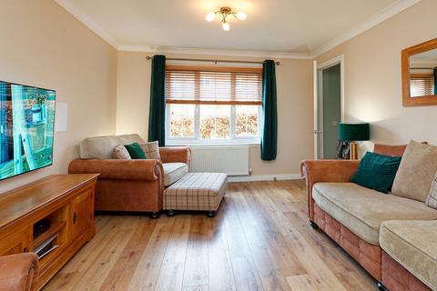 49 Blacader Drive, Glasgow, G69 8DG