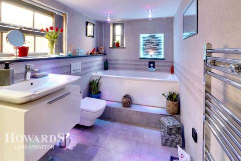 Crackpot Cottage, 46 High Road, Needham, Harleston, IP20 9LB