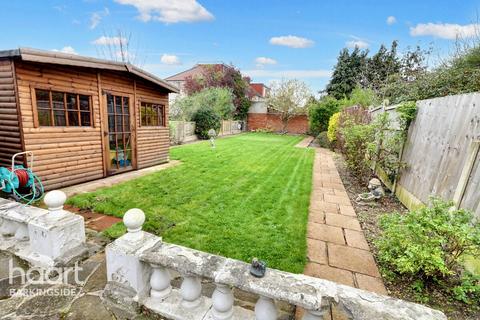 785 Eastern Avenue, Ilford, IG2 7RX