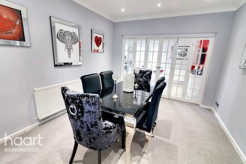 785 Eastern Avenue, Ilford, IG2 7RX