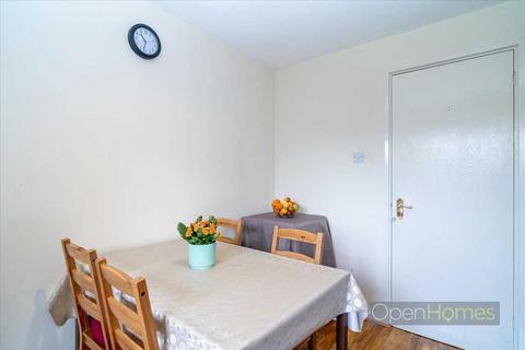 2 bedroom apartment for sale, Jackdaw Court, Harrier Road, Colindale