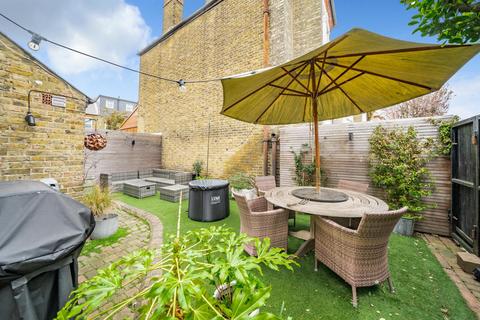 3 bedroom end of terrace house for sale, Southcroft Road, Tooting