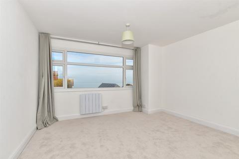 2 bedroom flat for sale - Dumpton Park Drive, Broadstairs, Kent