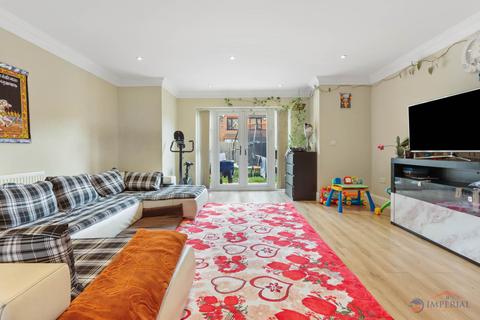 1, Sir John Court Vibia Close, Stanwell, Staines-upon-thames, TW19 7HR