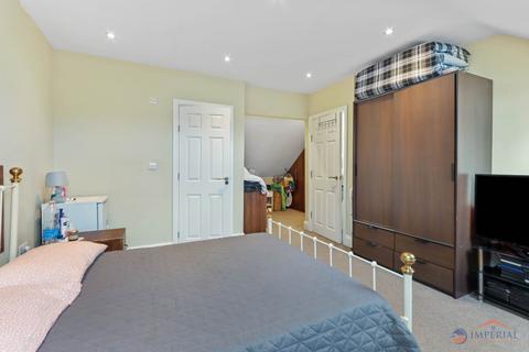 1, Sir John Court Vibia Close, Stanwell, Staines-upon-thames, TW19 7HR