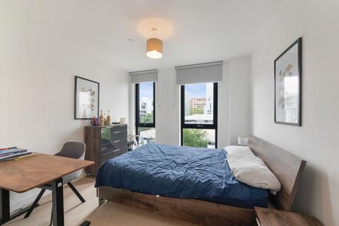 3 bedroom flat to rent, Delancey Apartments, Williamsburg Plaza, London, E14