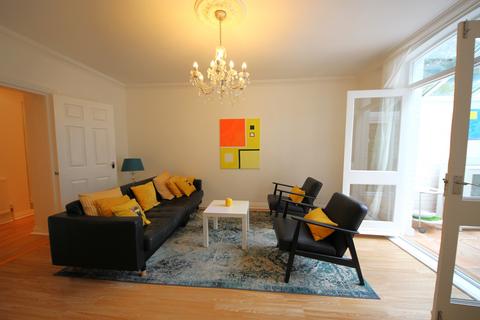Flat 3, Isaacs House, 3 Cavendish Road, Bournemouth, BH1 1QX
