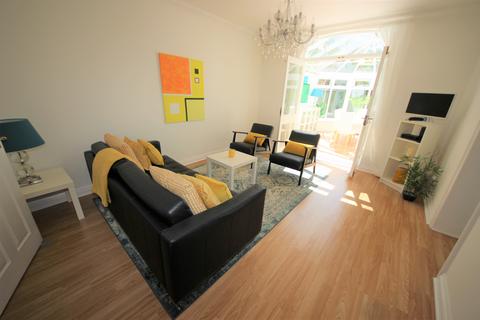 Flat 3, Isaacs House, 3 Cavendish Road, Bournemouth, BH1 1QX