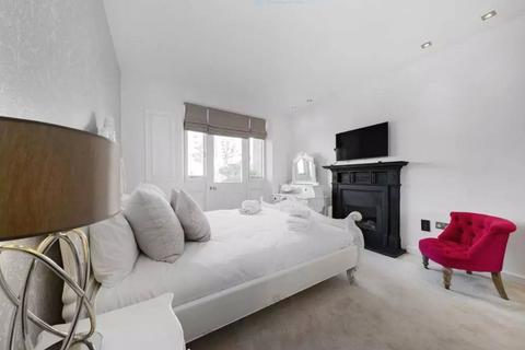 3 bedroom apartment for sale, Ashburnham Mansions, Ashburnham Road, London, SW10
