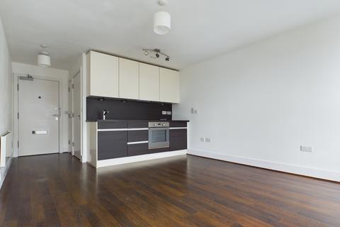 Studio to rent, Skyline Plaza, Alencon Link, Basingstoke, RG21