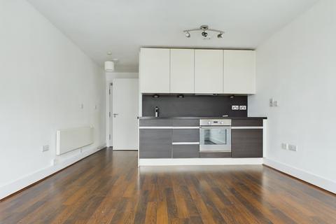 Studio to rent, Skyline Plaza, Alencon Link, Basingstoke, RG21