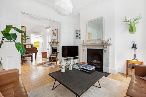 6 bedroom terraced house for sale - Beauchamp Road, London, SW11