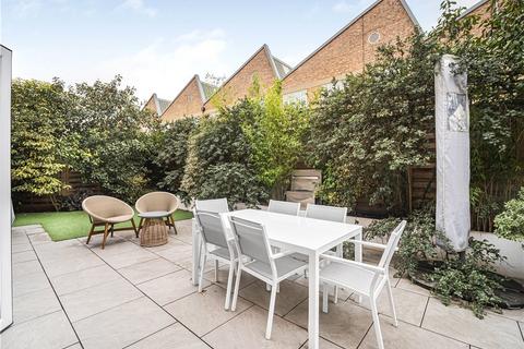 4 bedroom terraced house to rent, Hopkins Close, London, W4
