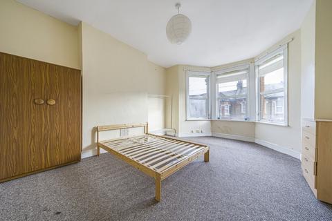 4 bedroom house to rent, Sandrock Road London SE13