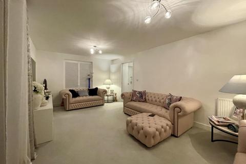 4 bedroom detached house for sale - West End,  Surrey,  GU24