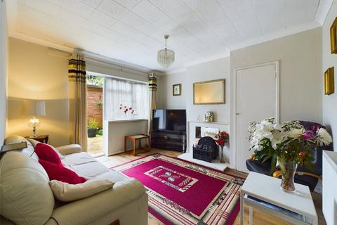 1 bedroom maisonette for sale, Roberts Road, Laindon, Essex, SS15