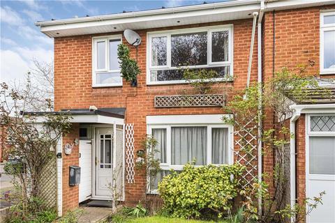 3 bedroom end of terrace house for sale - Middle Green, Staines-upon-Thames, Surrey, TW18