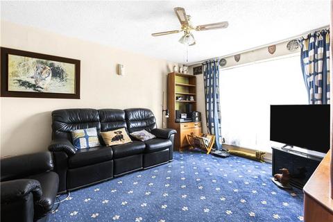 3 bedroom end of terrace house for sale - Middle Green, Staines-upon-Thames, Surrey, TW18