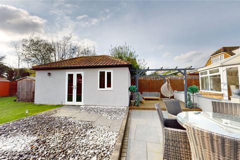 5 bedroom bungalow for sale, Central Avenue, Stanford-le-Hope, Essex, SS17