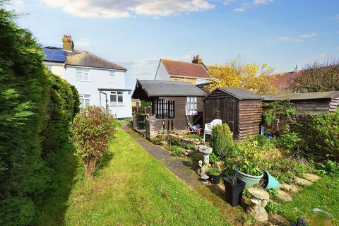 3 bedroom cottage for sale, Southend Road, Great Wakering, SS3