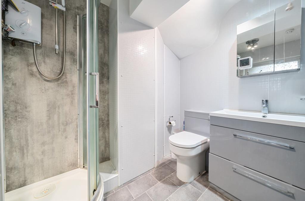 Flat 2 Bathroom