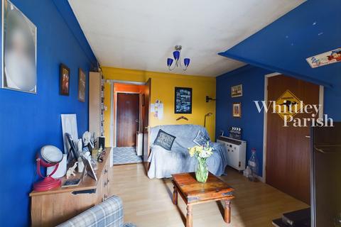2 bedroom flat for sale, Waveney Court, Diss