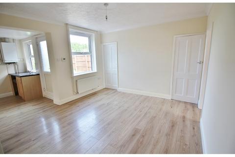 3 bedroom end of terrace house for sale, Stonald Avenue, Peterborough PE7