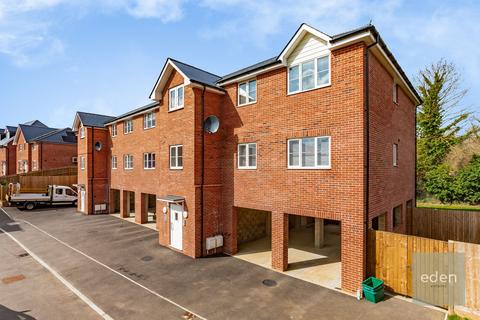 2 bedroom flat for sale - Carmelite Road, Priory Court, ME20