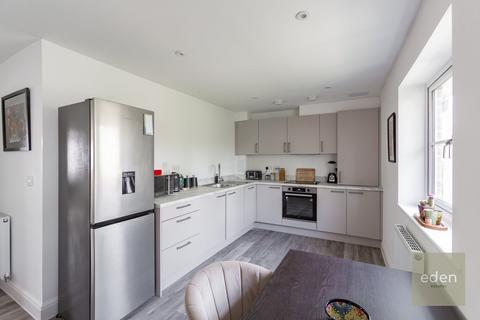 2 bedroom flat for sale, Carmelite Road, Priory Court, ME20