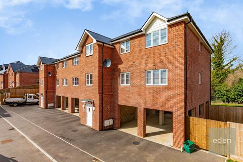 2 bedroom flat for sale, Carmelite Road, Priory Court, ME20