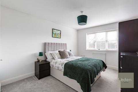 2 bedroom flat for sale, Carmelite Road, Priory Court, ME20