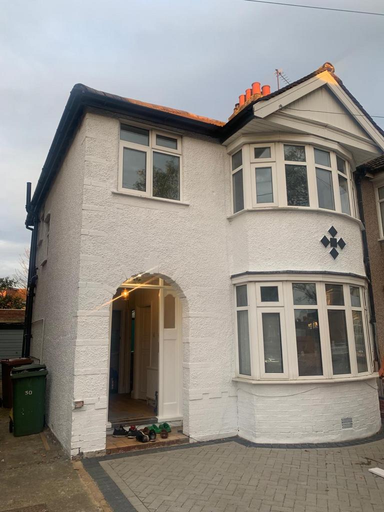 Walton Road, Harrow HA1 3 bed semidetached house £2,300 pcm (£531 pw)