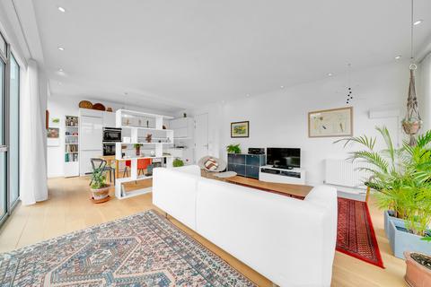 3 bedroom apartment for sale - Cabanel Place, Kennington SE11