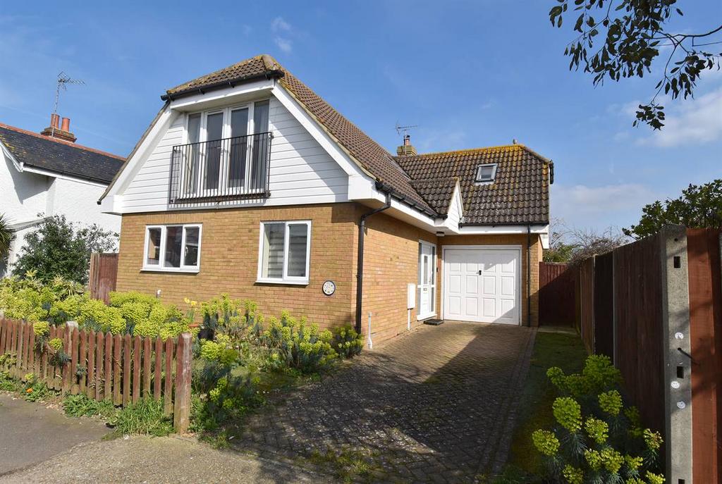 Graystone Road, Tankerton, Whitstable 3 bed detached house for sale £