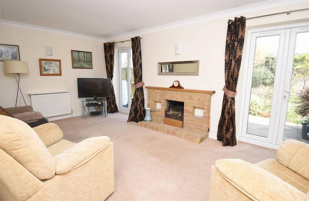 Graystone Road, Tankerton, Whitstable 3 bed detached house for sale £