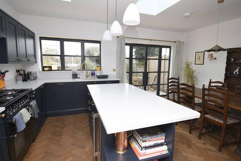 54 Baddlesmere Road, Whitstable, CT5 2LB