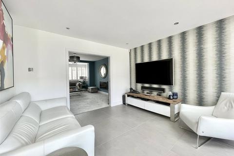 4 bedroom detached house to rent, Brookside Crescent, Cuffley, Hertfordshire, EN6