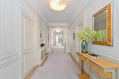 3 bedroom apartment to rent, Portland Place, London, W1B