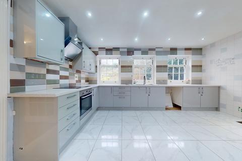 5 bedroom detached house to rent - Hill Drive, Hove, BN3