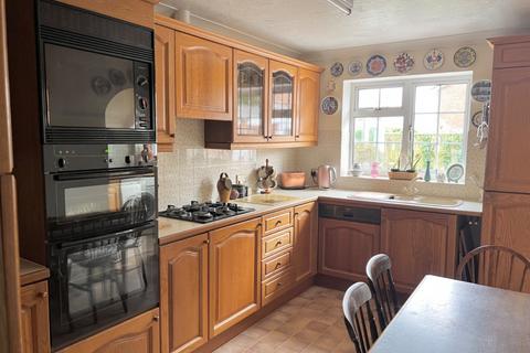 3 bedroom detached bungalow for sale - Mopley, Langley, Southampton, Hampshire, SO45