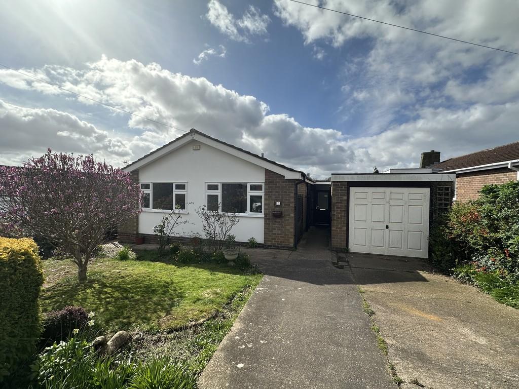 Olive Grove Burton Joyce Nottingham 3 Bed Detached Bungalow £1 400